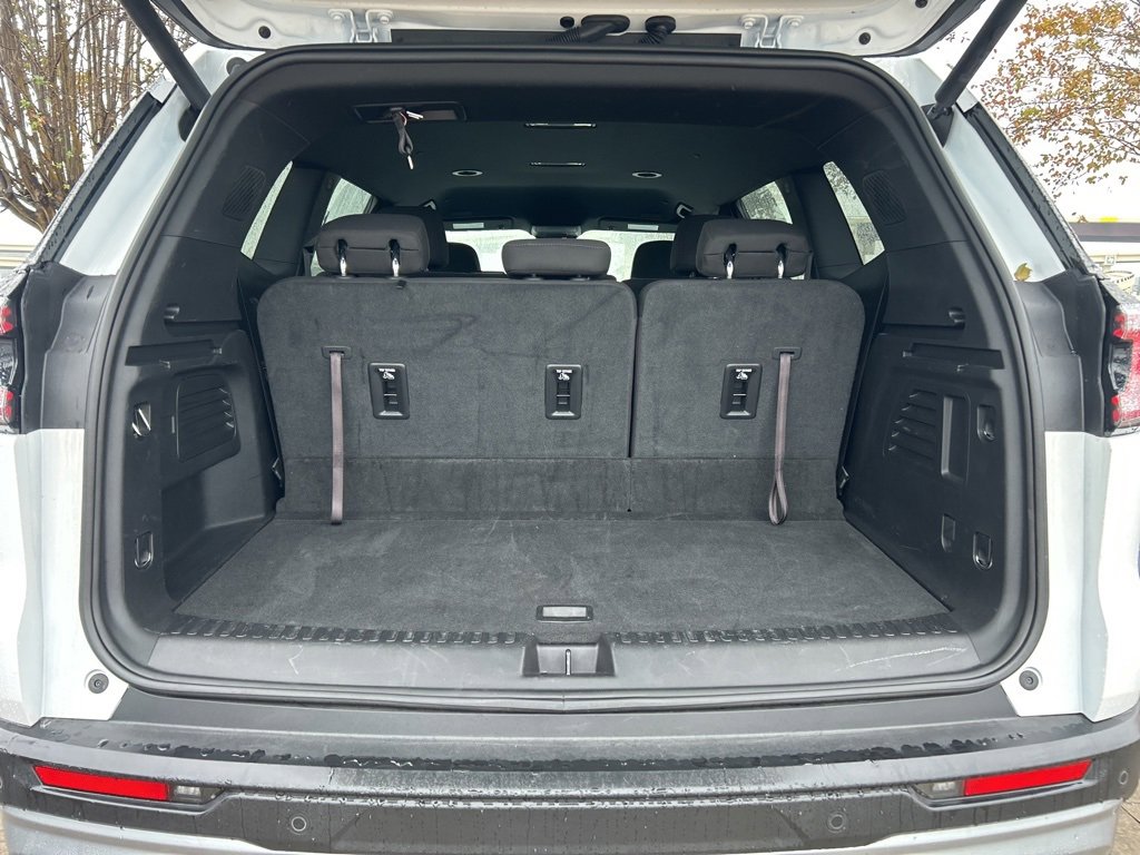 Used 2025 GMC Acadia Elevation image 7