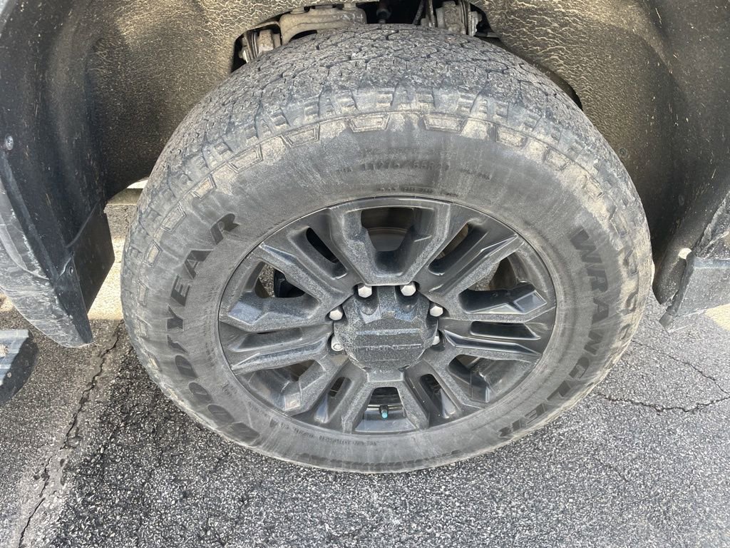 Used 2021 GMC Sierra 3500 Denali w/ Denali Black Diamond Edition image 11