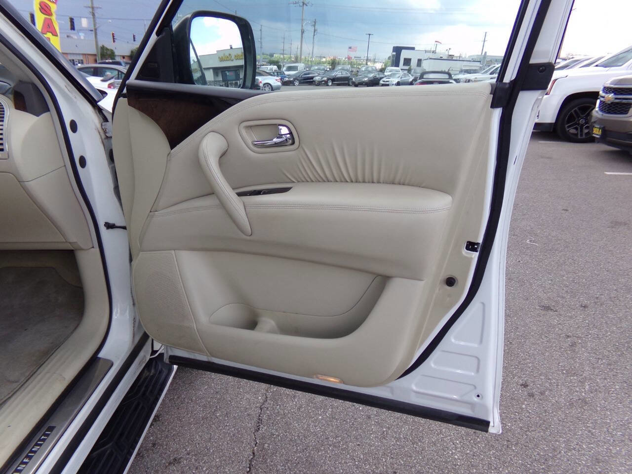 Used 2013 INFINITI QX56 4WD w/ Deluxe Touring Pkg image 41