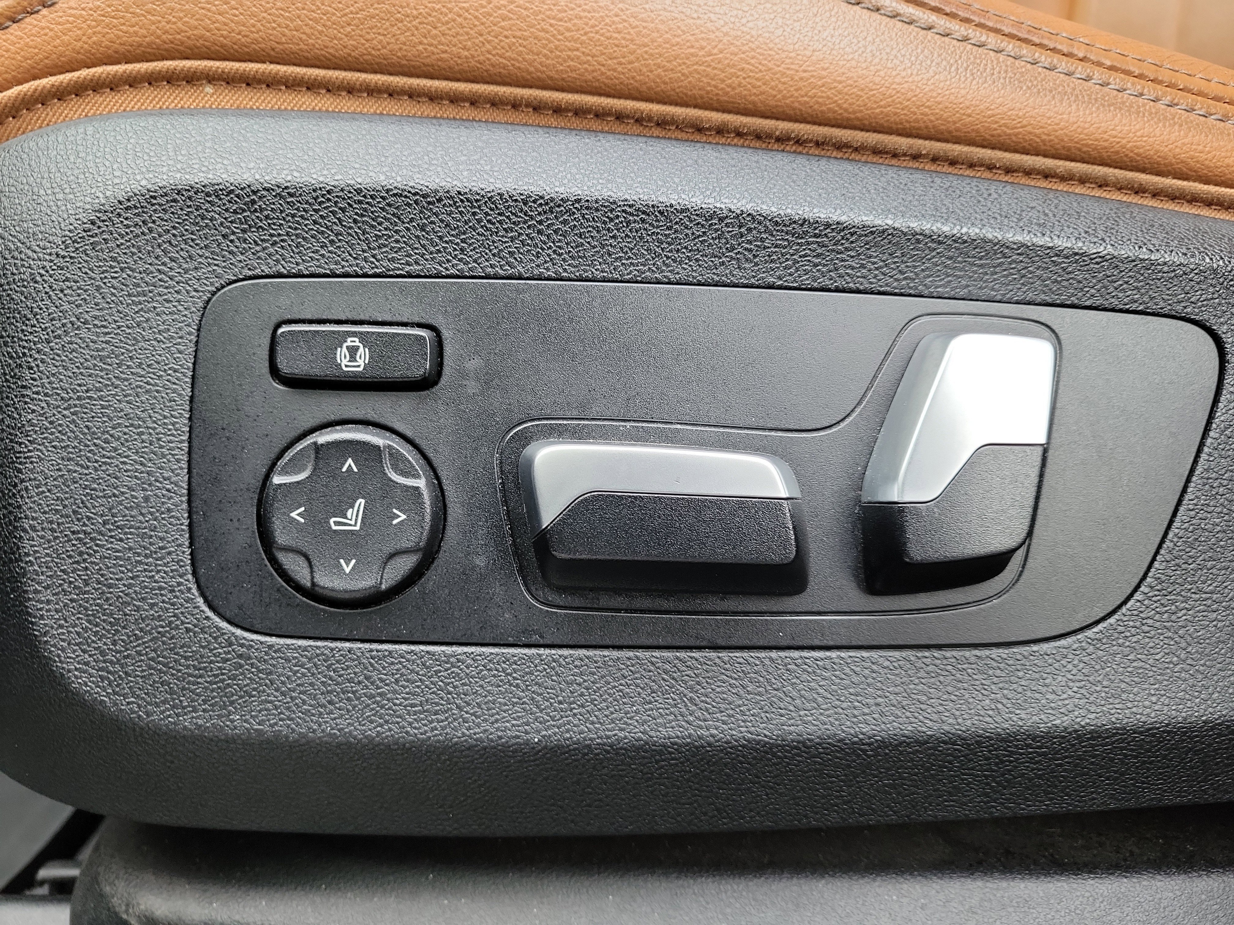 Used 2019 BMW X7 xDrive40i w/ Premium Package image 27