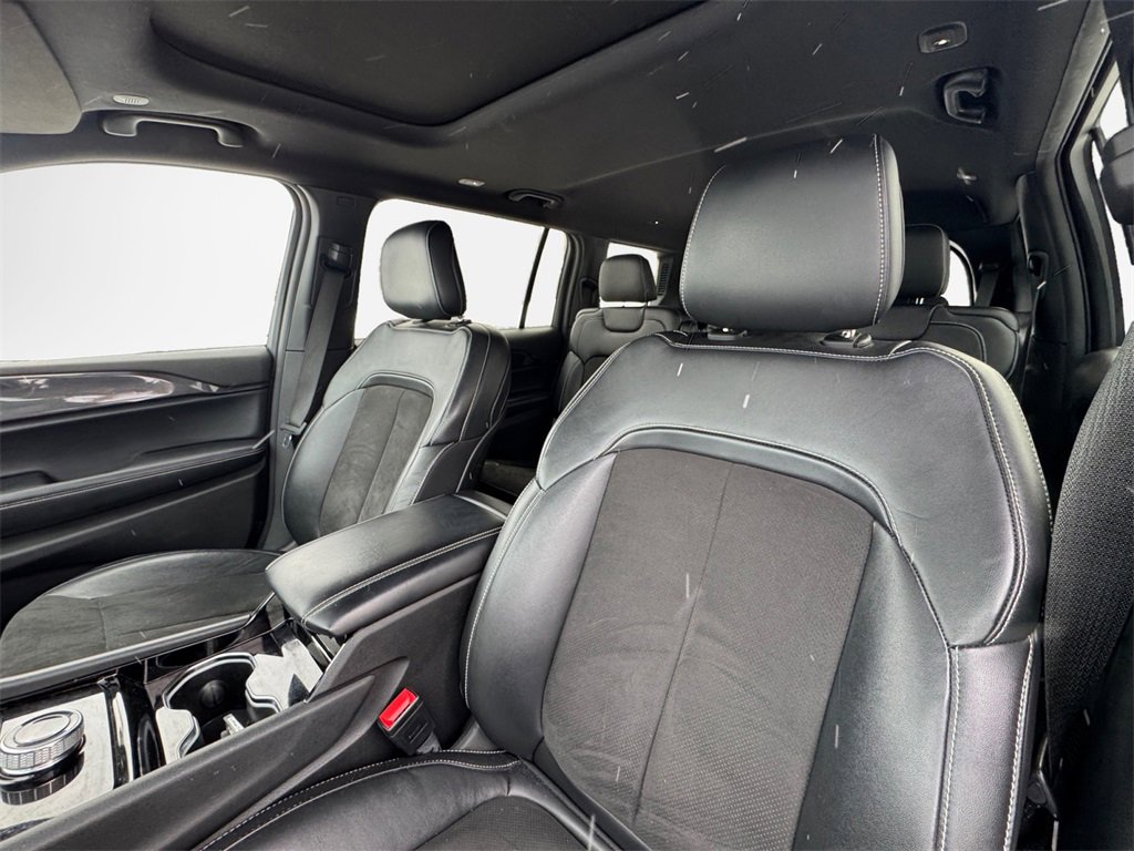 Used 2022 Jeep Grand Cherokee L Laredo image 25