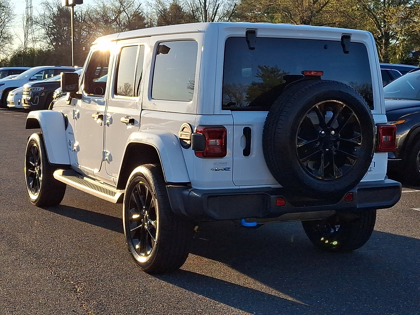 Used 2022 Jeep Wrangler Unlimited Sahara w/ Cold Weather Group image 6
