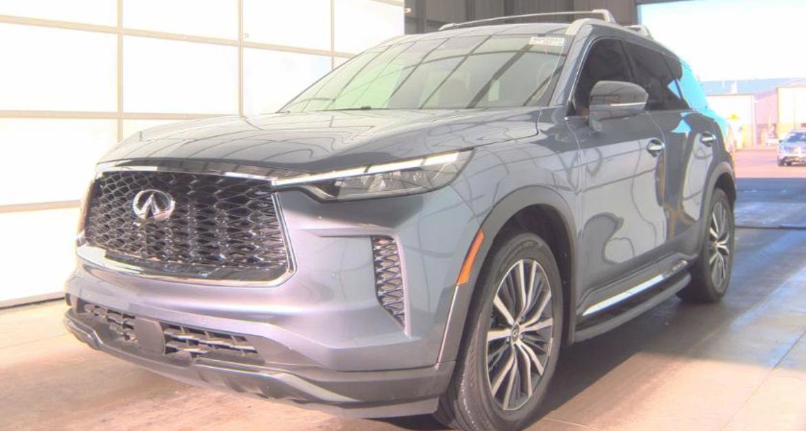 Certified 2023 INFINITI QX60 Sensory w/ Vision Package AWD/4WD image 1