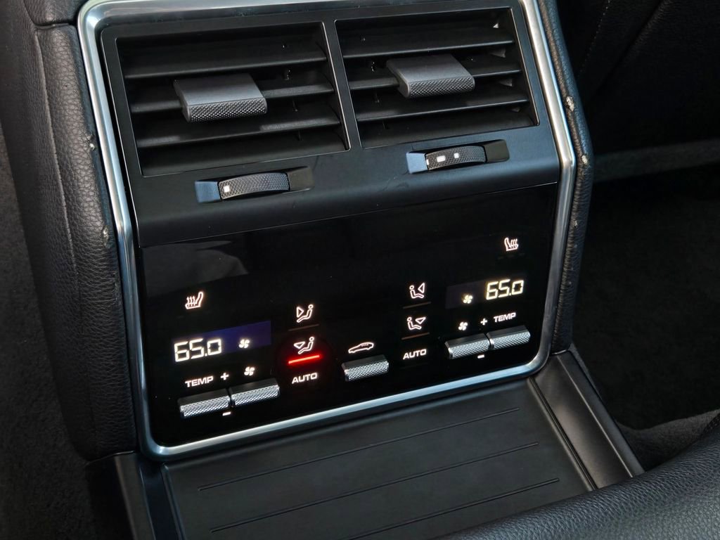 Used 2023 Porsche Panamera Platinum Edition image 18