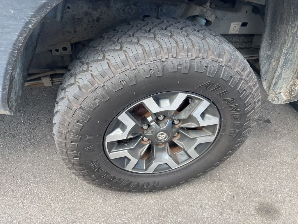 Used 2019 Toyota Tacoma TRD Off-Road AWD/4WD image 7