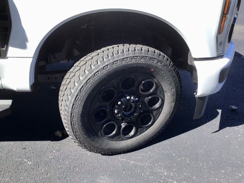 New 2026 Ford F250 XLT w/ XLT Premium Package image 31