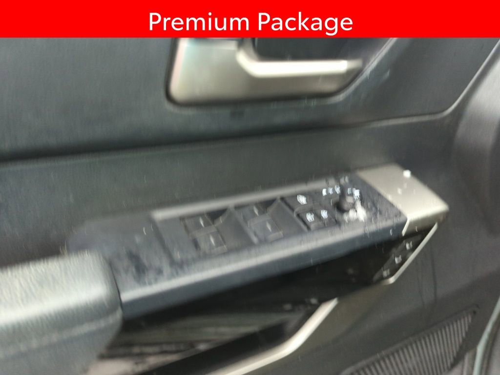 Used 2025 Toyota Tundra Limited image 9