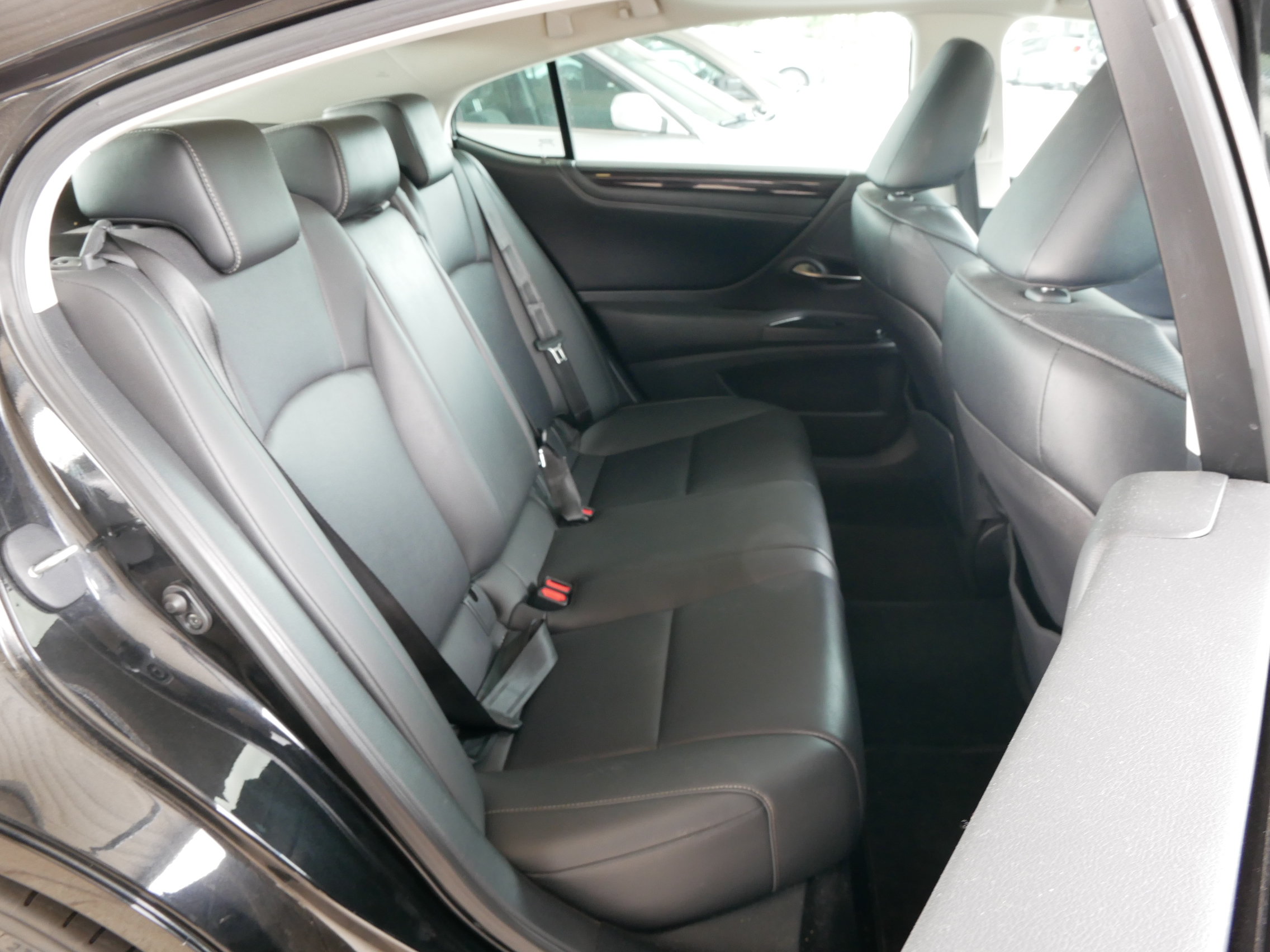 Used 2020 Lexus ES 350 w/ Premium Package FWD image 3
