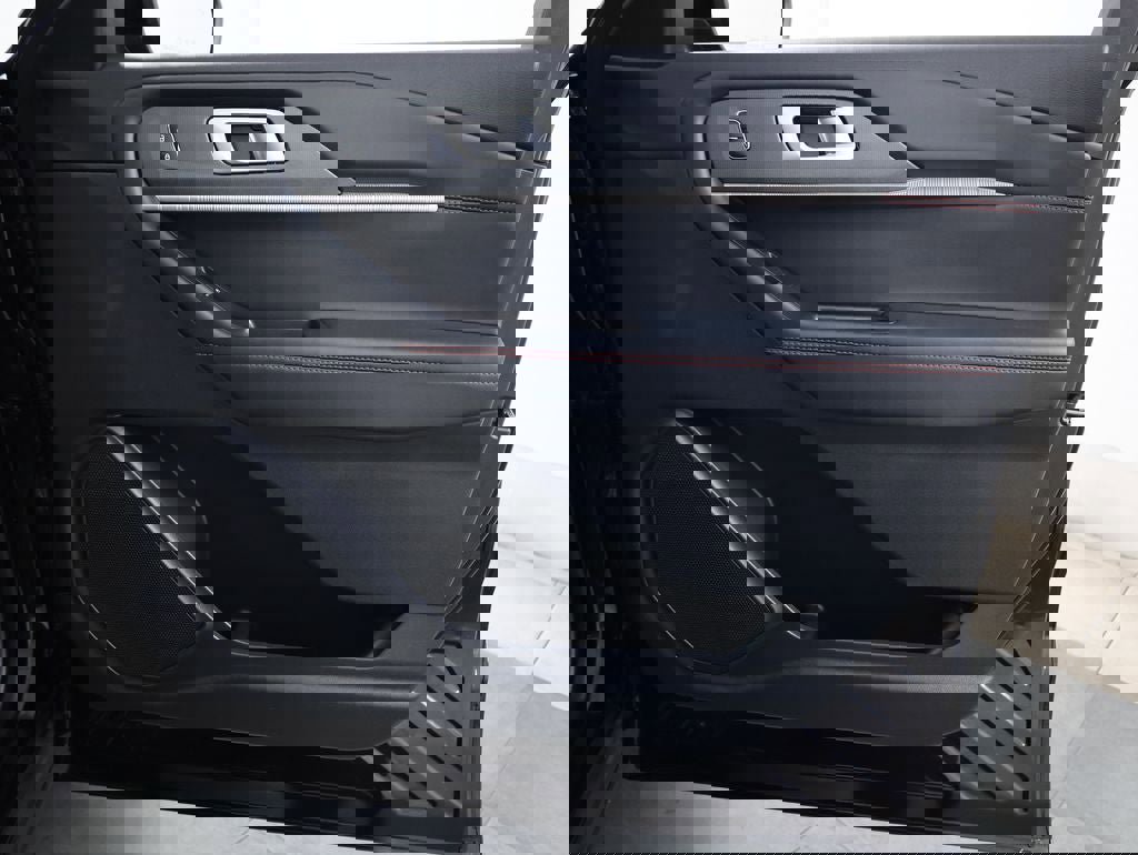 Certified 2025 Ford Explorer ST-Line image 19