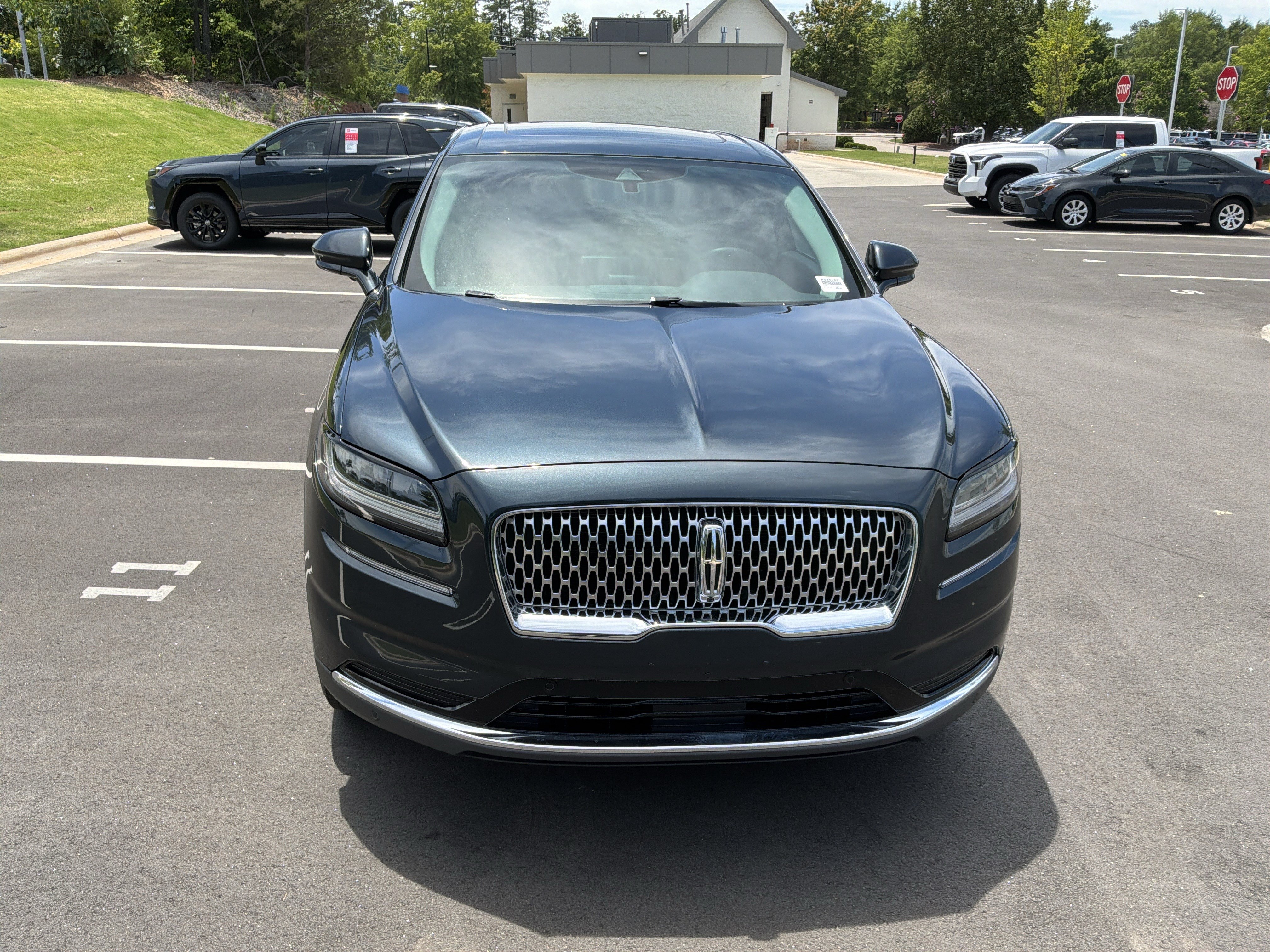 Used 2023 Lincoln Nautilus Reserve w/ Equipment Group 201A AWD/4WD image 3