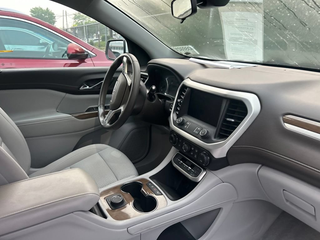 Used 2022 GMC Acadia SLE FWD image 8
