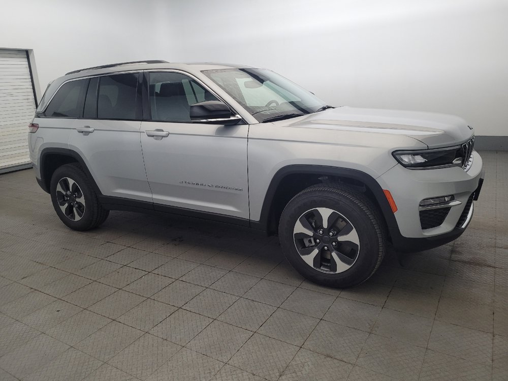Used 2023 Jeep Grand Cherokee 4WD 4xe image 11