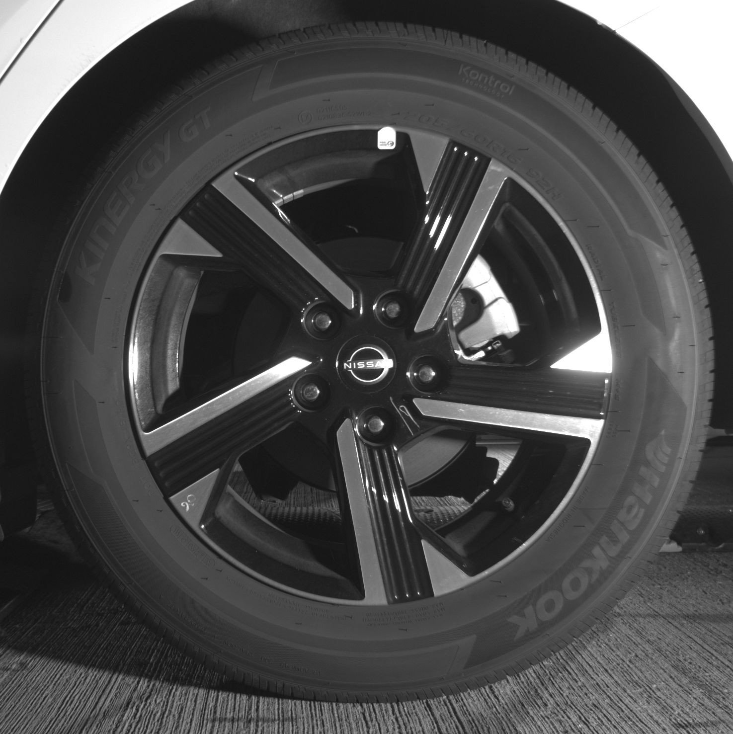 Used 2025 Nissan Sentra SV FWD image 14