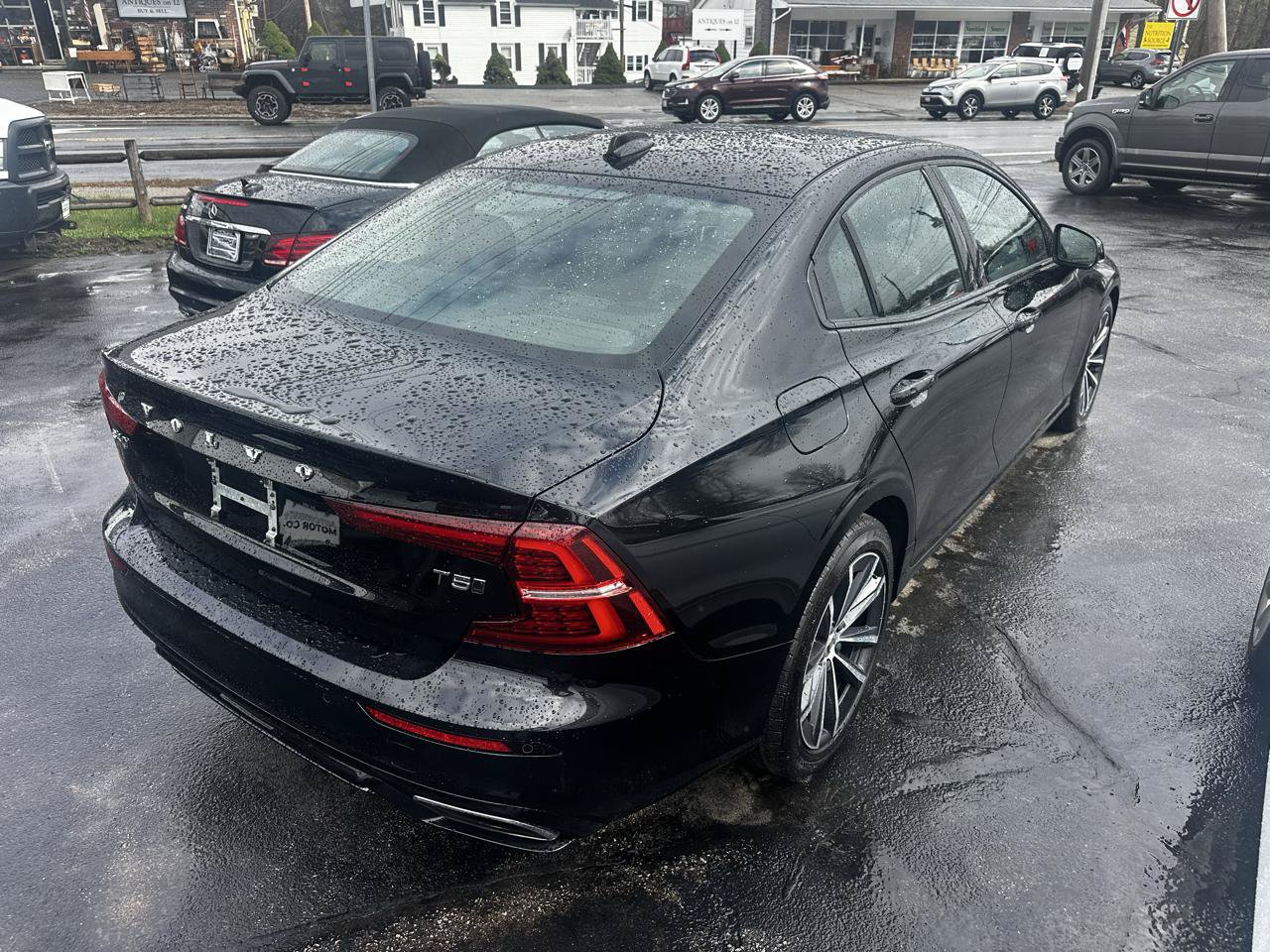 Used 2021 Volvo S60 T5 Momentum AWD/4WD image 5