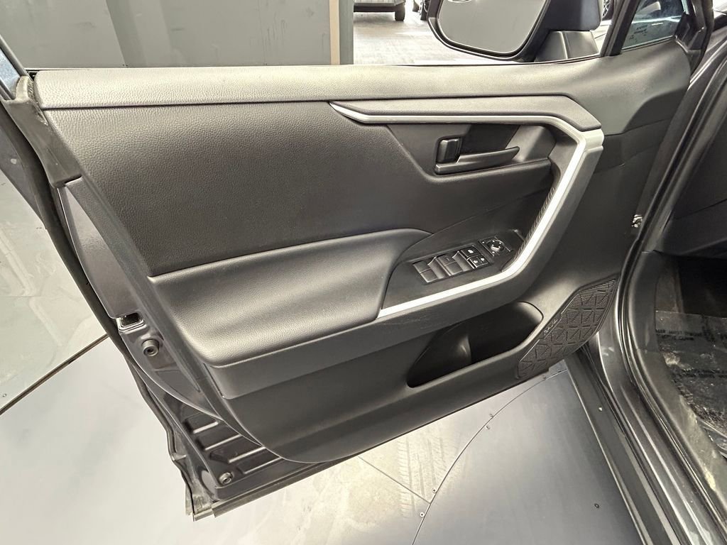 Used 2024 Toyota RAV4 LE FWD image 11