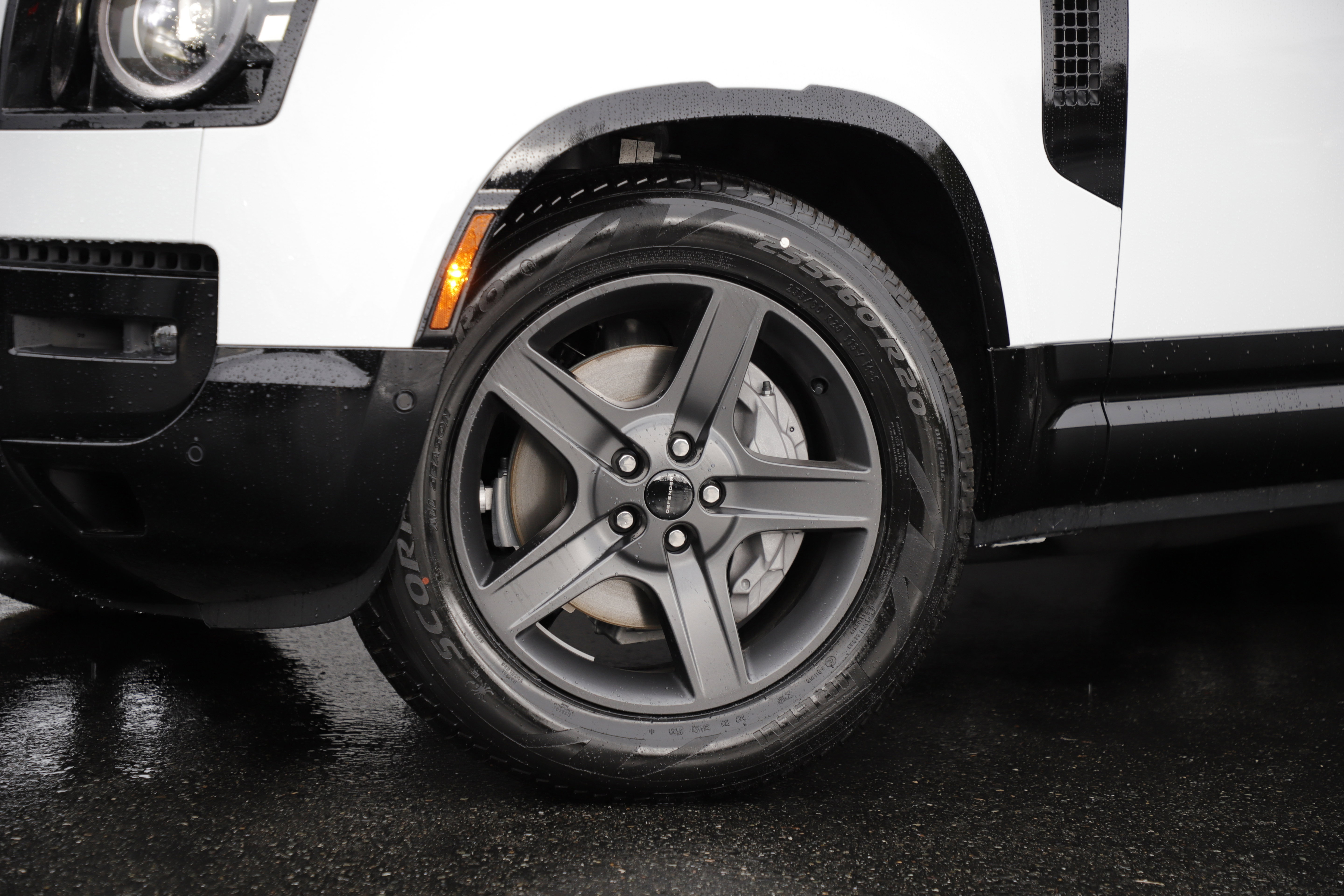 New 2026 Land Rover Defender 110 X-Dynamic SE image 2