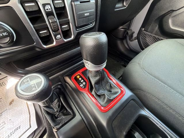 Used 2021 Jeep Gladiator Sport AWD/4WD image 16
