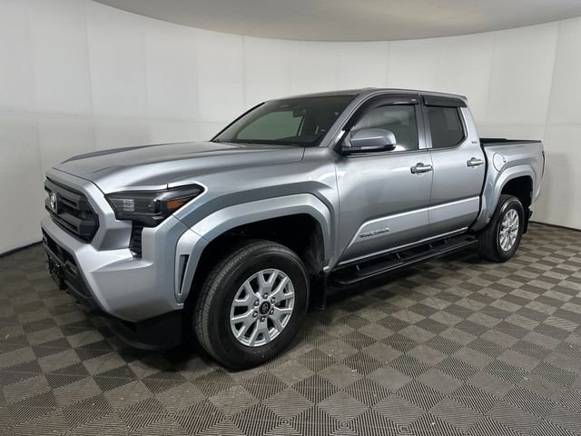 Used 2025 Toyota Tacoma SR5 RWD image 7