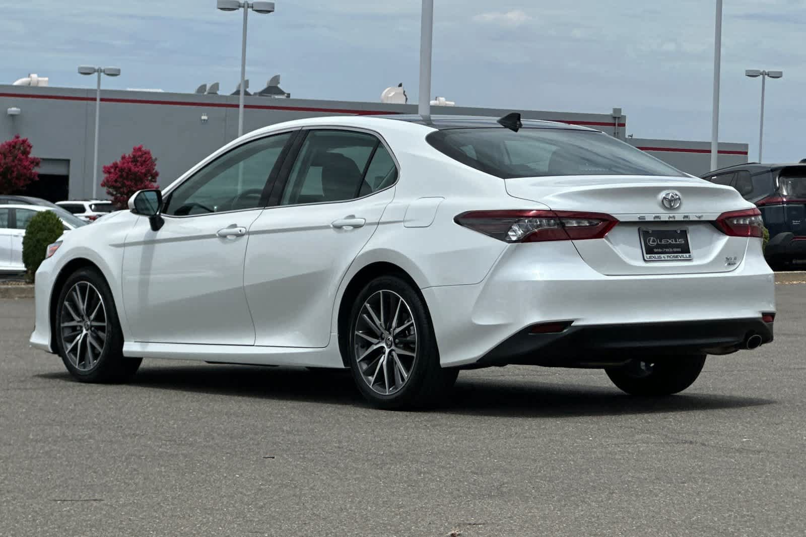 Used 2022 Toyota Camry XLE w/ Navigation Upgrade Package AWD/4WD image 7