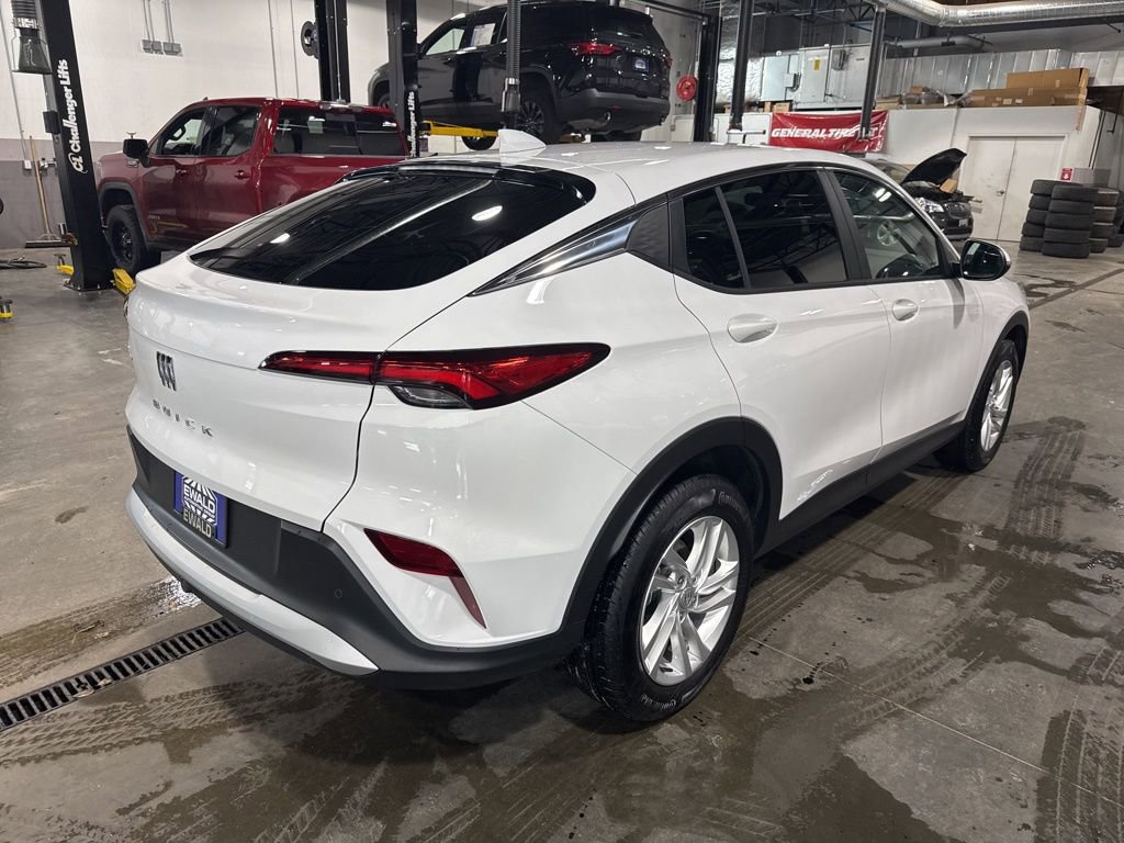 Certified 2025 Buick Envista Preferred image 3