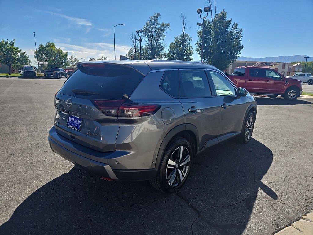 Used 2026 Nissan Rogue SL AWD/4WD image 5