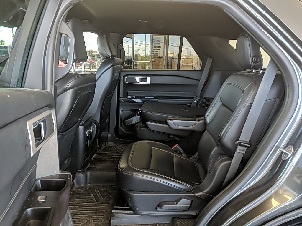 Used 2020 Ford Explorer XLT w/ Equipment Group 202A image 14