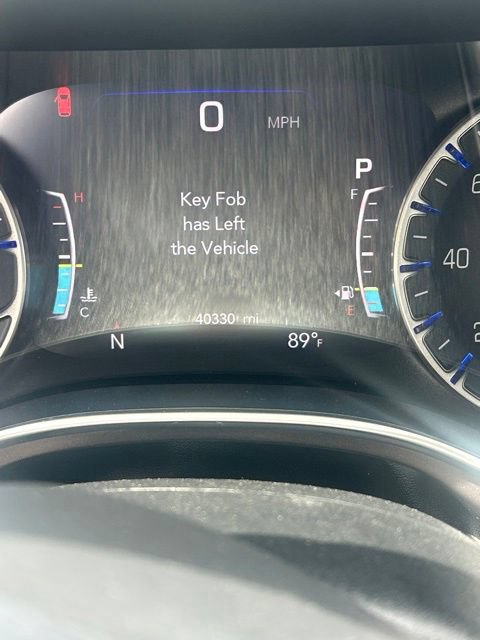 Used 2017 Chrysler Pacifica Touring-L Plus w/ Advanced Safetytec Group FWD image 16