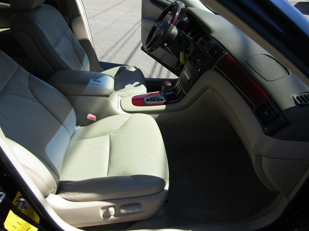 Used 2004 Lexus ES 330 FWD image 14