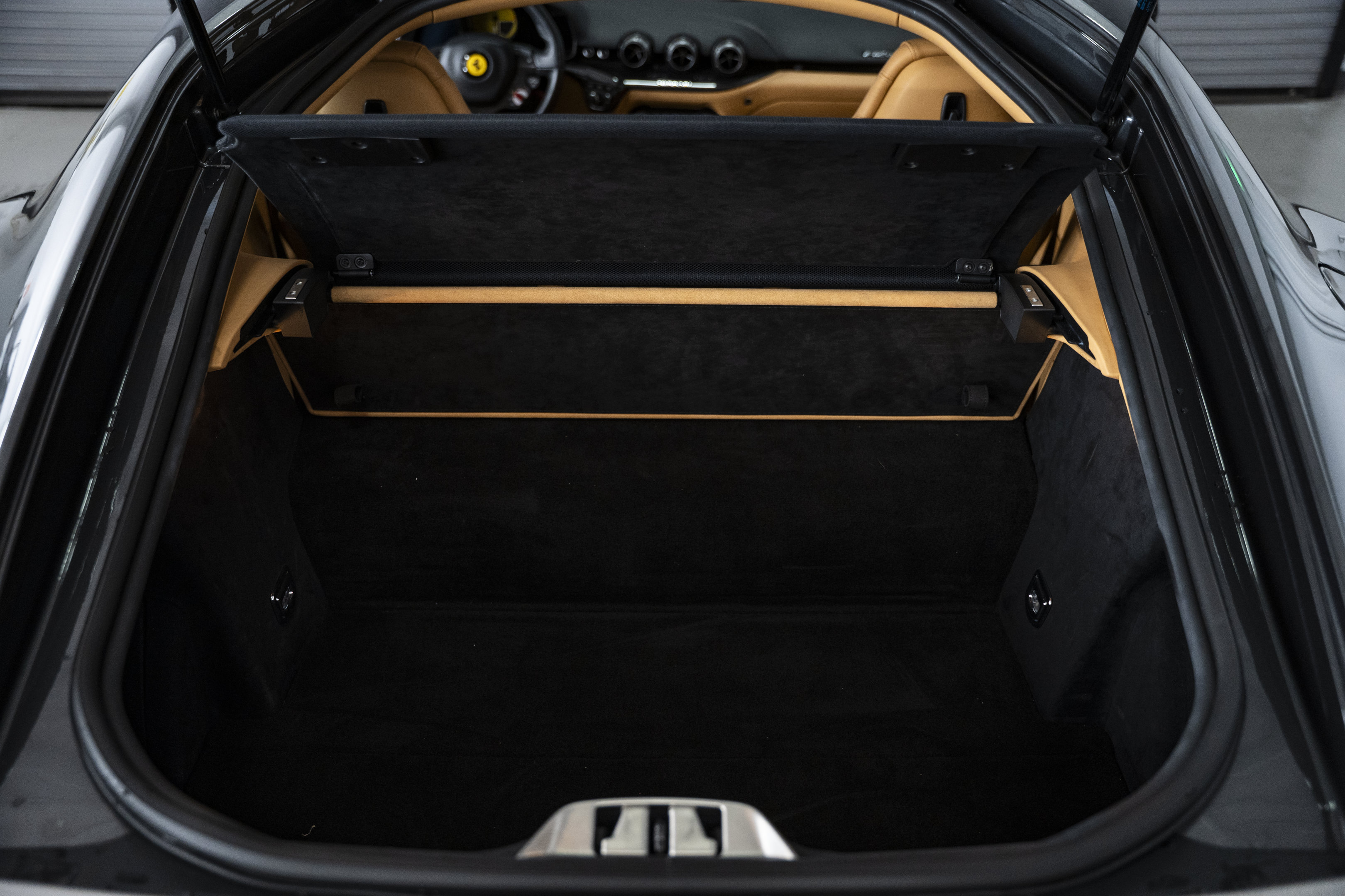 Used 2014 Ferrari F12 Berlinetta RWD image 52