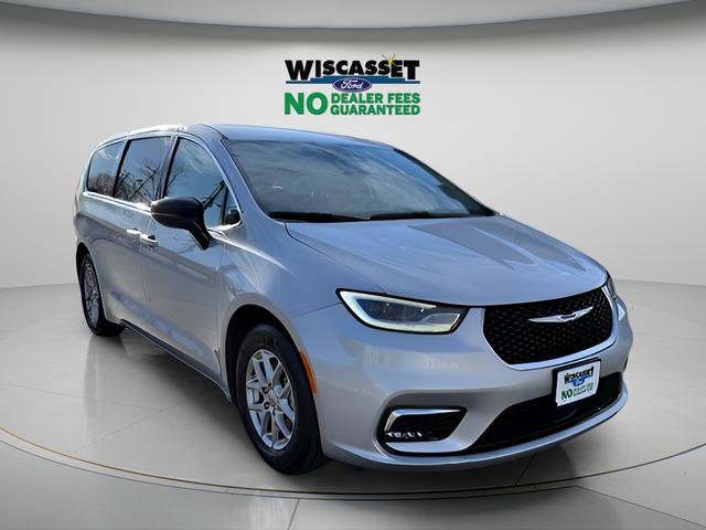 Used 2024 Chrysler Pacifica Touring-L FWD image 1