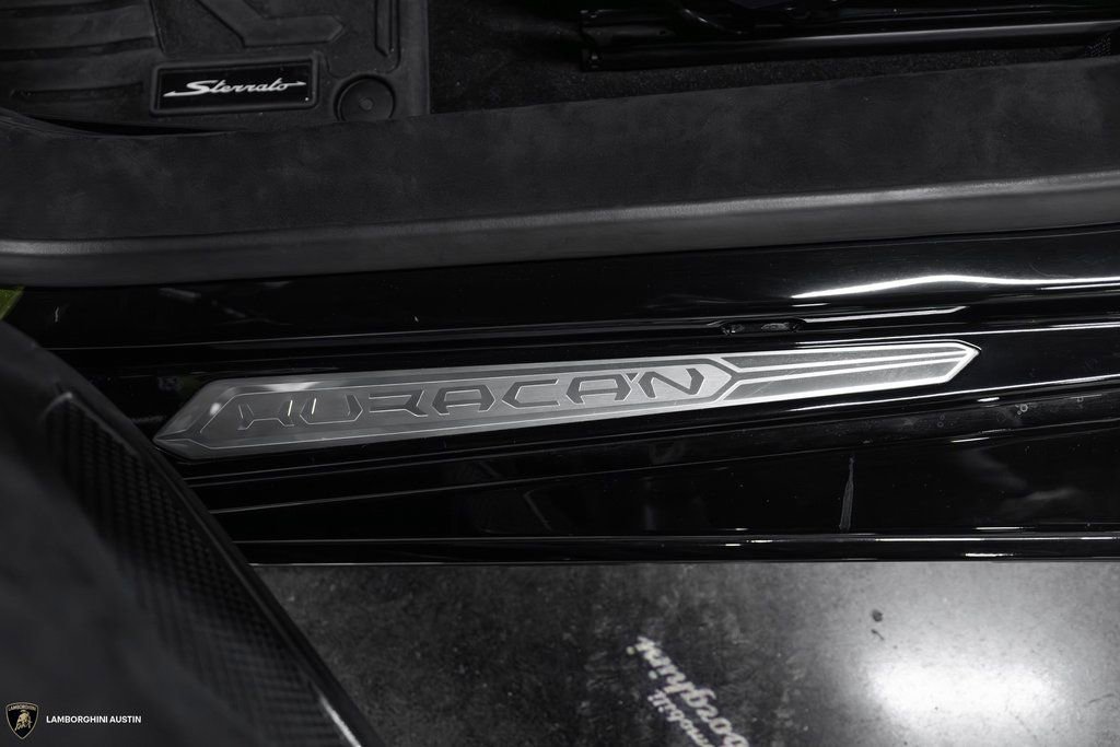 Used 2024 Lamborghini Huracan Sterrato image 24