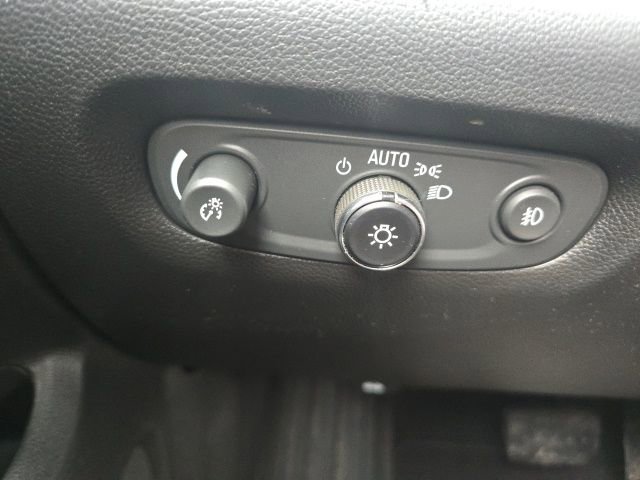 Used 2020 Chevrolet Traverse LT image 20