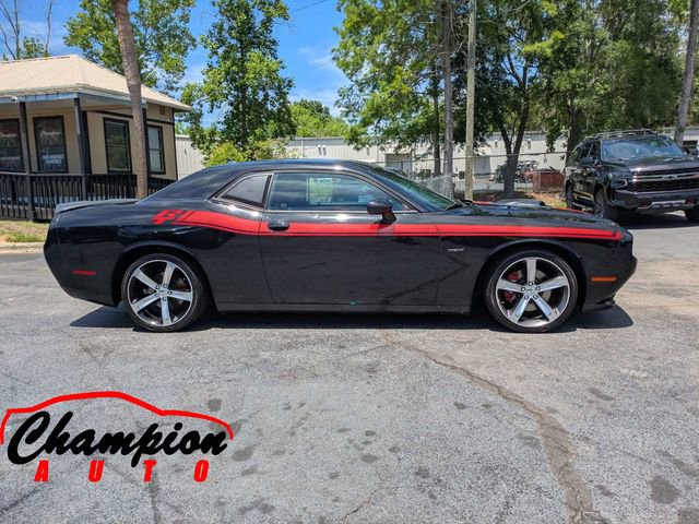 Used 2016 Dodge Challenger R/T RWD image 3