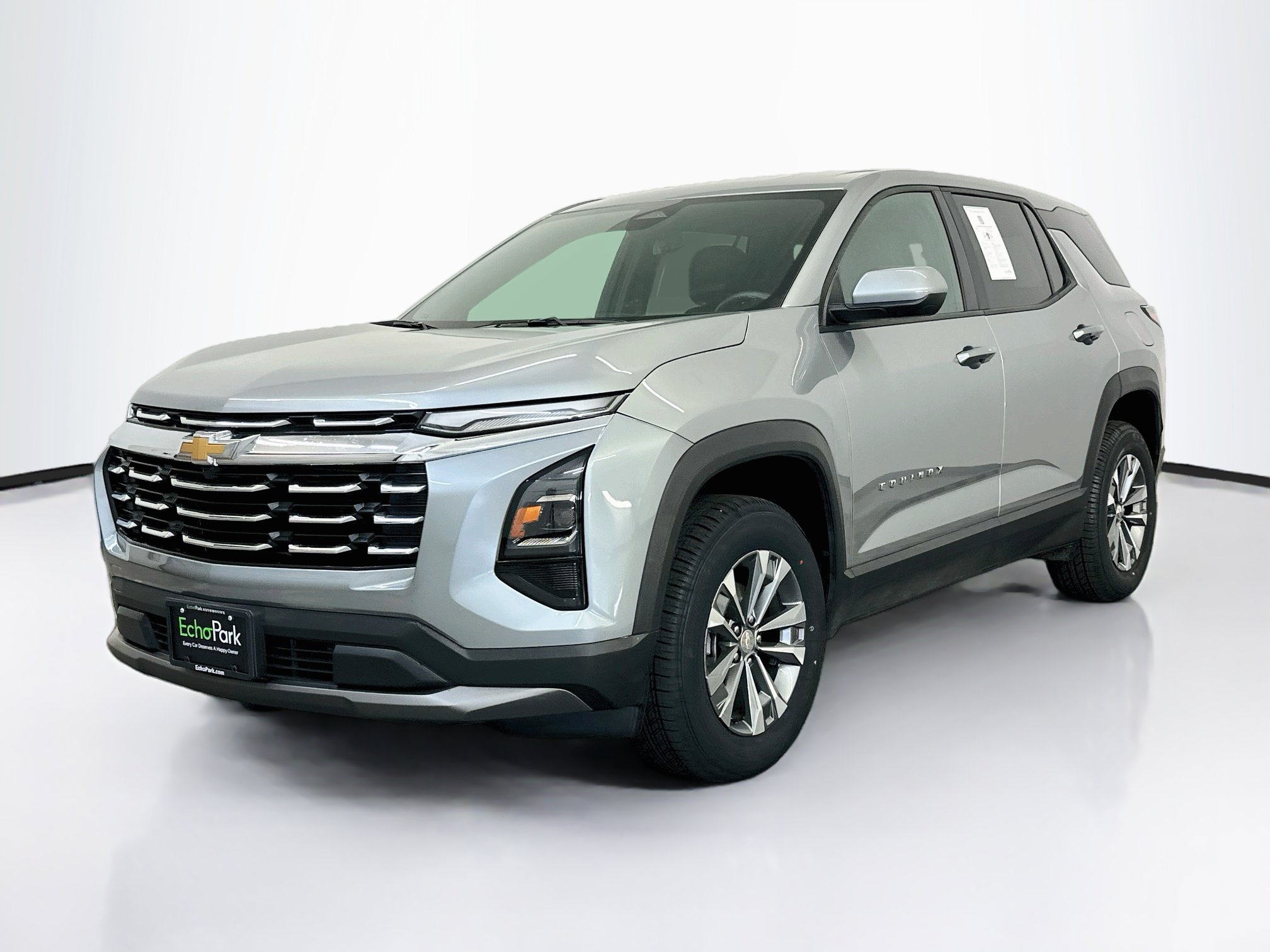 Used 2025 Chevrolet Equinox LT AWD/4WD image 3