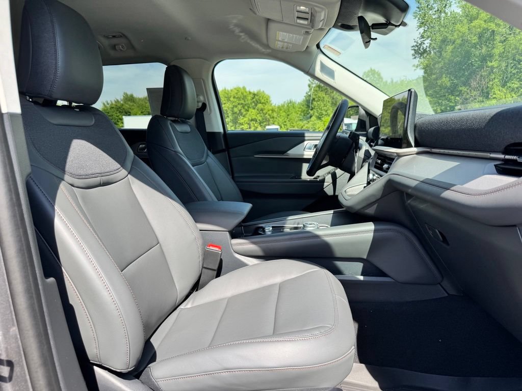 New 2026 Ford Explorer Active w/ Active Comfort Package AWD/4WD image 15