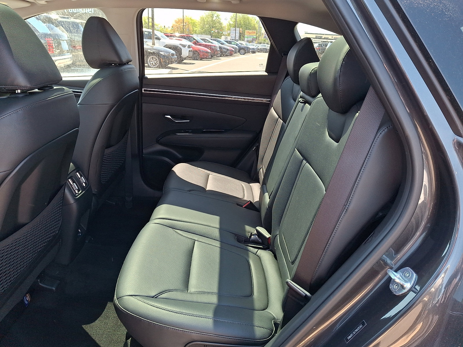 Certified 2022 Hyundai Tucson Limited AWD/4WD image 10