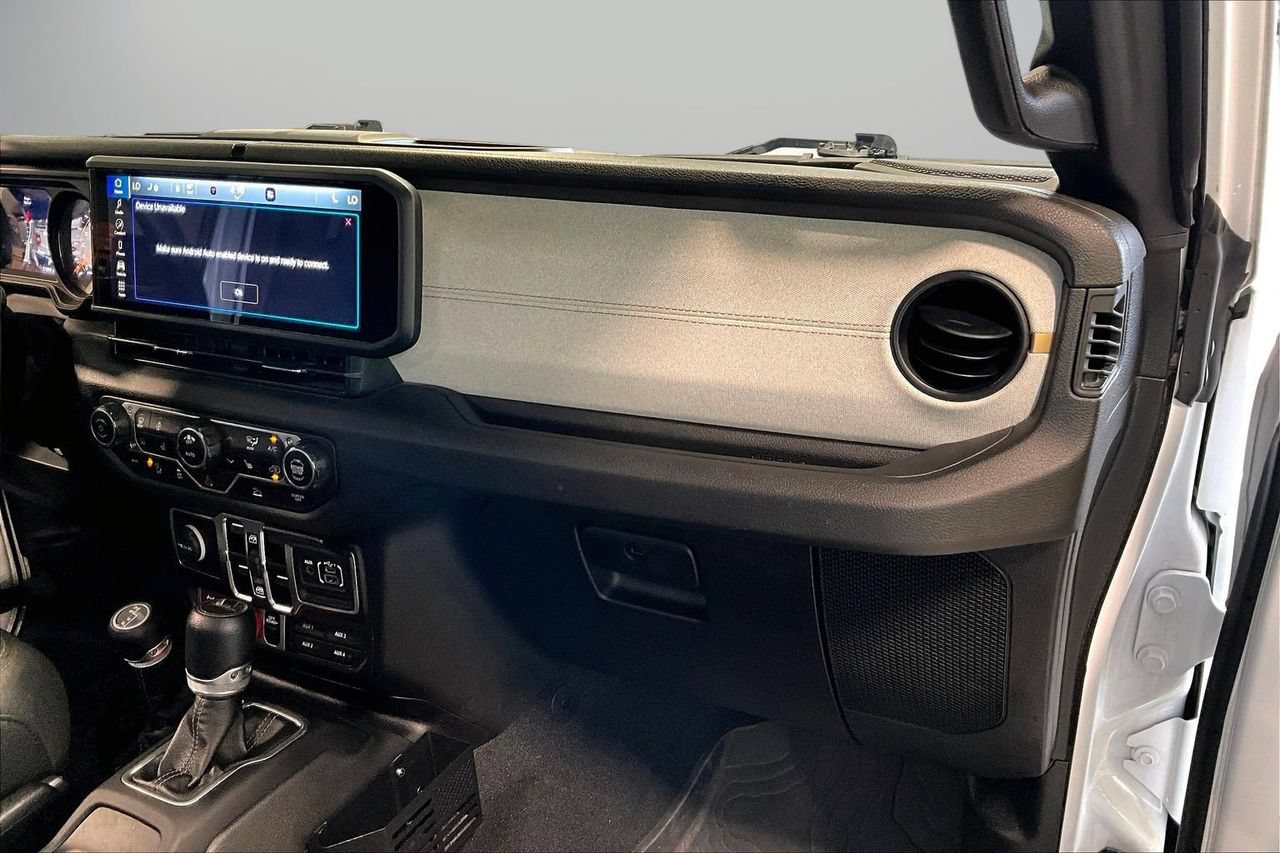 Certified 2024 Jeep Gladiator Sport AWD/4WD image 19