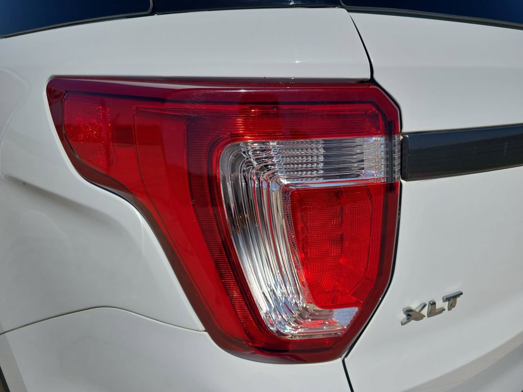 Used 2018 Ford Explorer XLT w/ Equipment Group 202A image 34