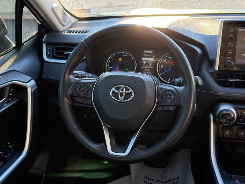 Used 2021 Toyota RAV4 XLE Premium image 15