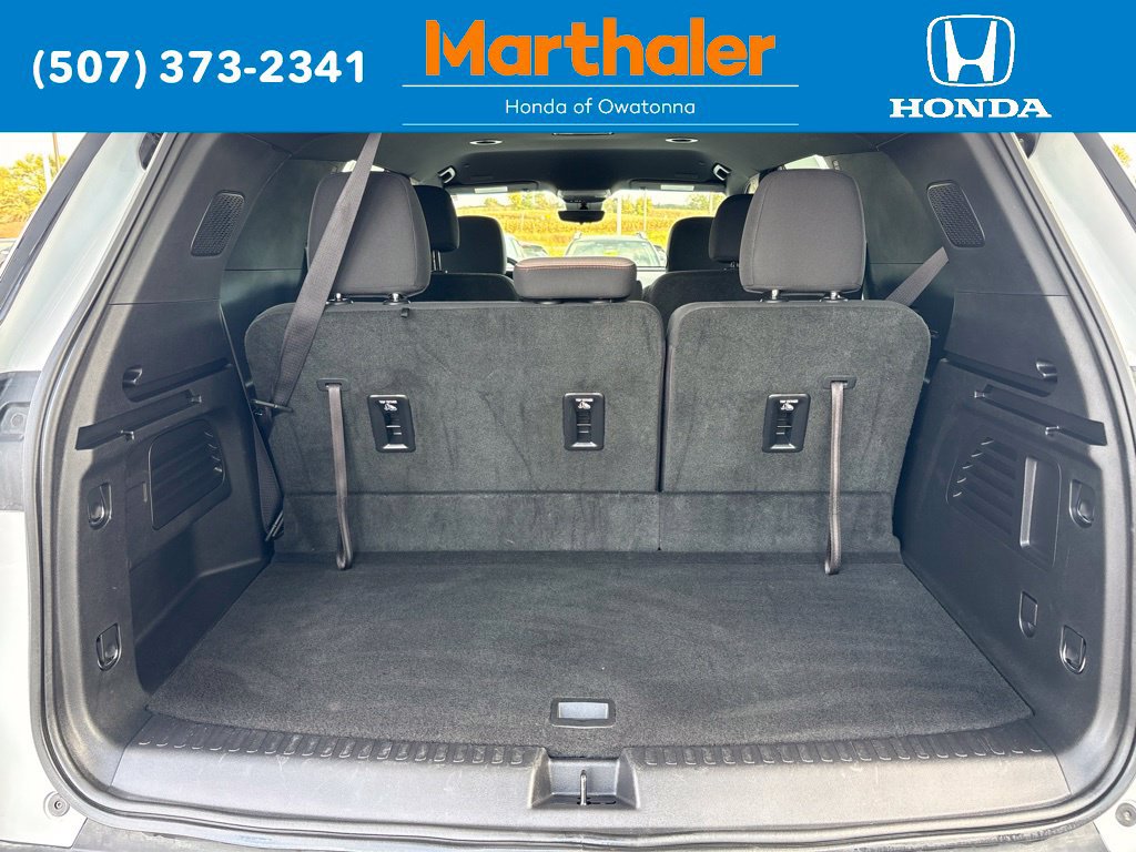 Used 2026 Chevrolet Traverse LT w/ Driver Confidence Package AWD/4WD image 16