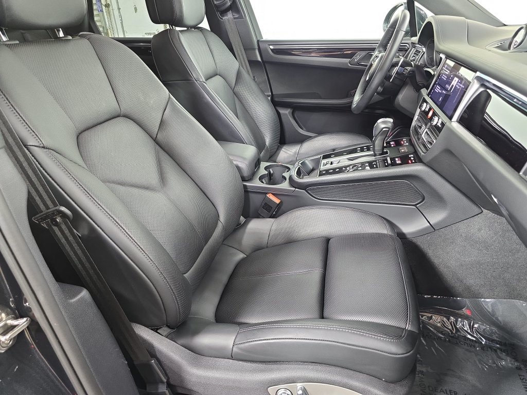 Certified 2026 Porsche Macan S AWD/4WD image 27