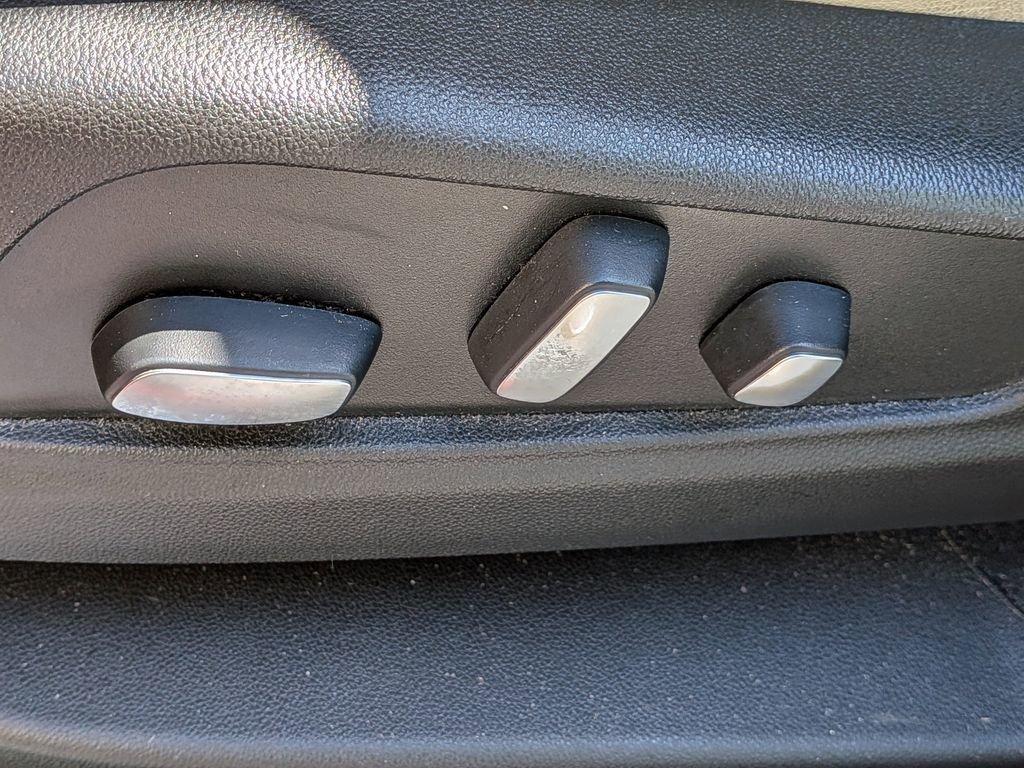 Used 2019 Cadillac XT5 Premium Luxury w/ Driver Assist Package image 23