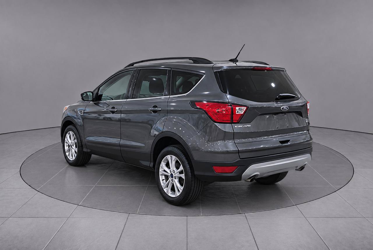 Used 2019 Ford Escape SEL AWD/4WD image 4