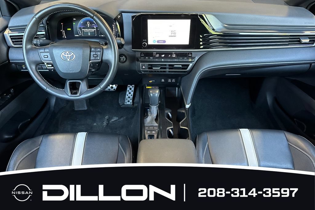 Used 2025 Toyota Camry SE FWD image 13