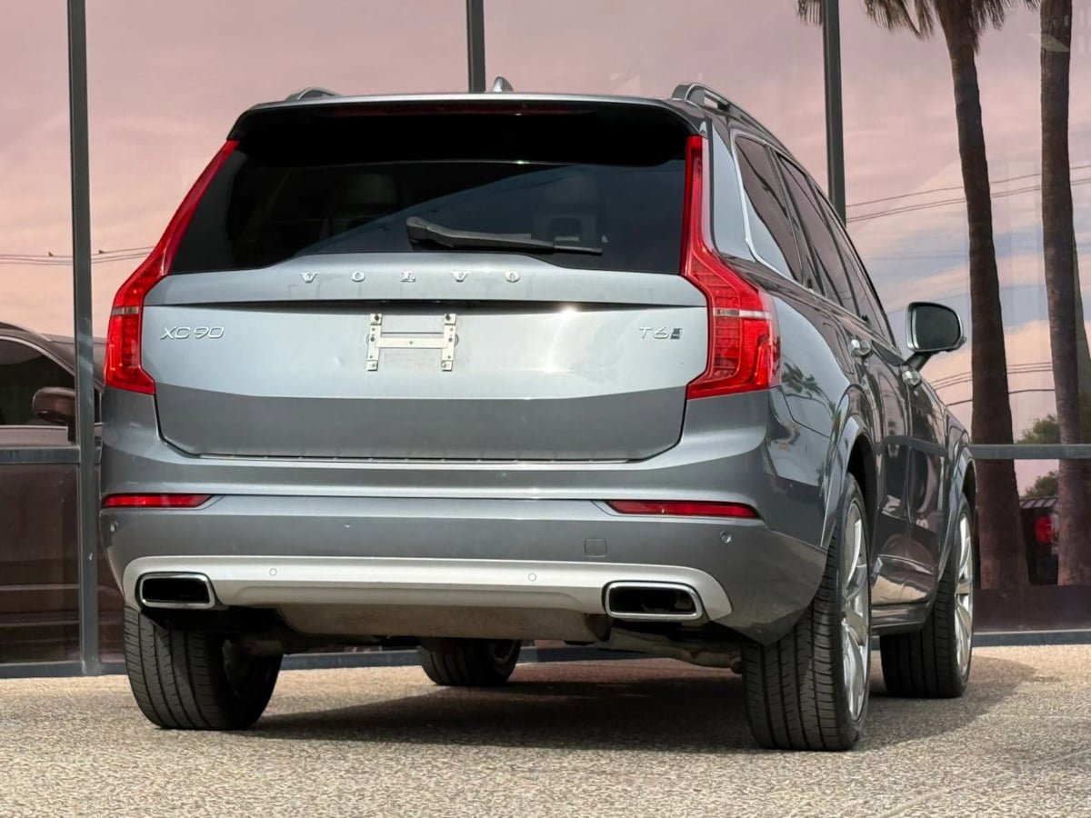 Used 2016 Volvo XC90 T6 Momentum w/ Momentum Plus Package AWD/4WD image 11