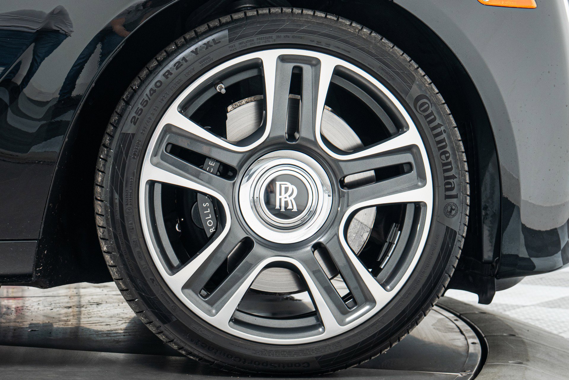 Used 2017 Rolls-Royce Ghost Extended Wheelbase image 52