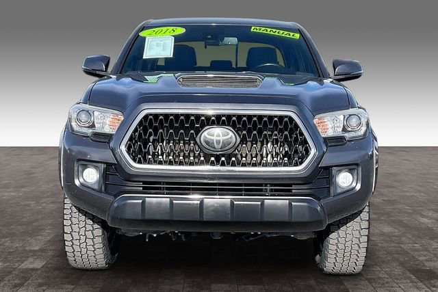 Used 2018 Toyota Tacoma TRD Sport image 3