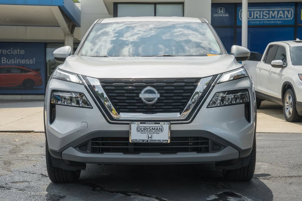 Used 2023 Nissan Rogue SV AWD/4WD image 2