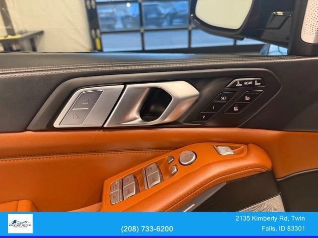 Used 2020 BMW X7 M50i w/ Dynamic Handling Package image 10