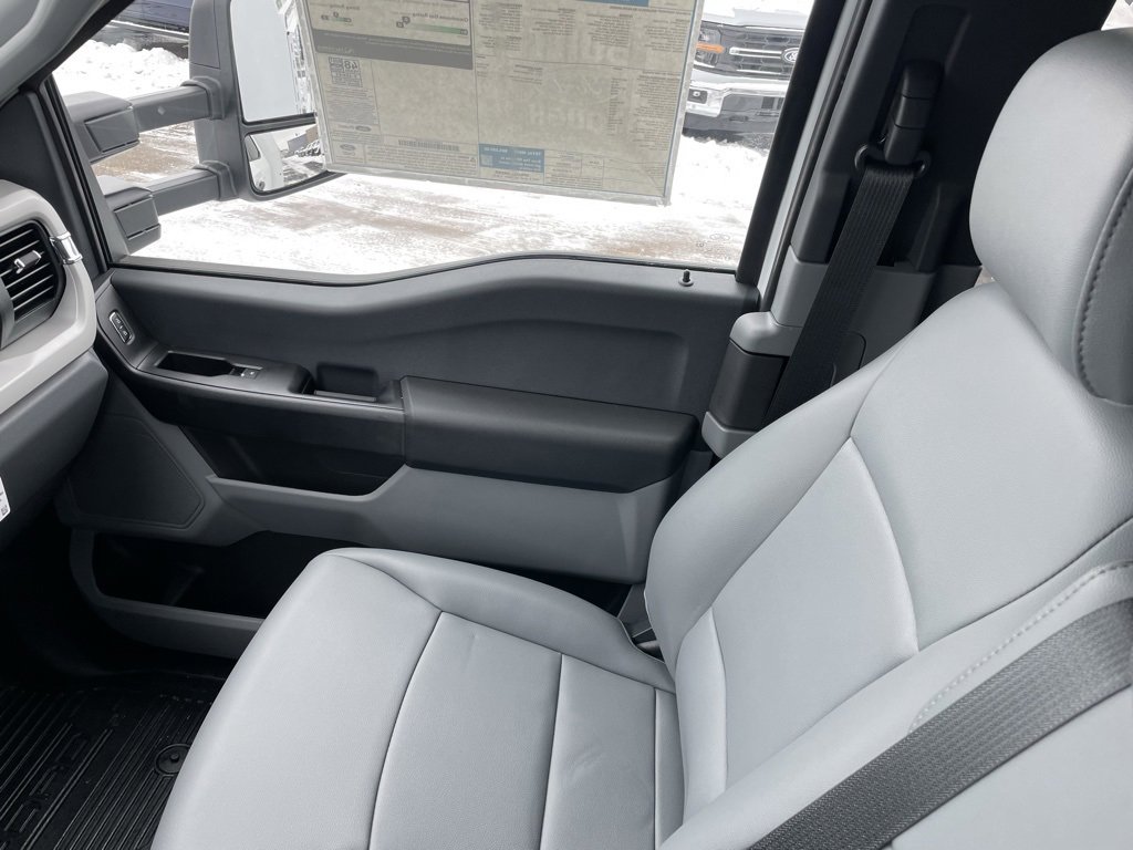 New 2026 Ford F350 XL w/ XL Chrome Package image 20